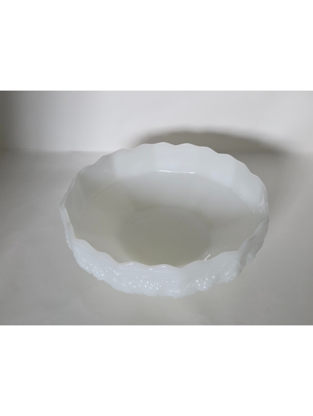 VINTAGE Anchor Hocking Fire King Milk Glass PEDESTAL Fruit Bowl. Grapes vines